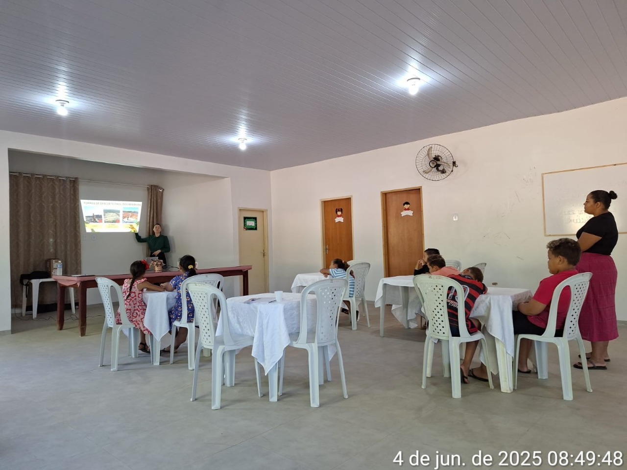 Crianças do CRAS participam de oficina sobre manejo correto de resíduos sólidos